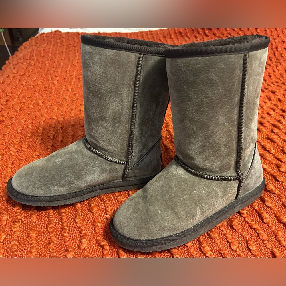 Lamo Gray Stylish Women’s Boots (Size 7)